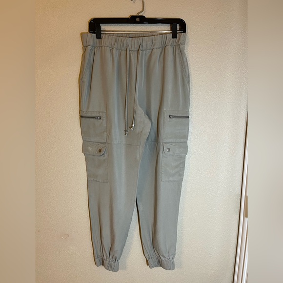 Banana Republic Pants - NWOT Banana Republic Jogger Cargo Pants, Size M